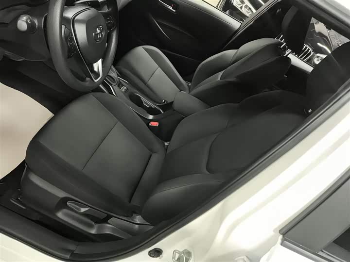 Toyota Levin 2024 2024款 智能电混双擎 1.8L 领先版