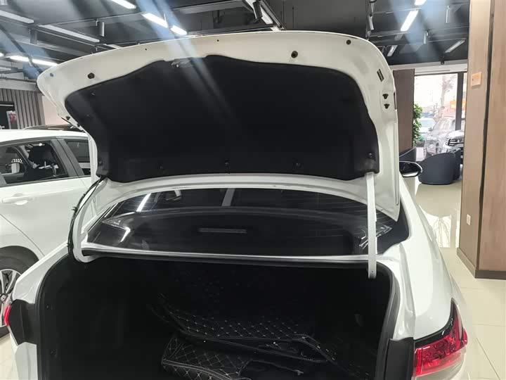 Toyota Levin 2024 2024款 智能电混双擎 1.8L 领先版