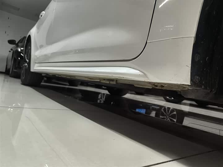 Toyota Levin 2024 2024款 智能电混双擎 1.8L 领先版