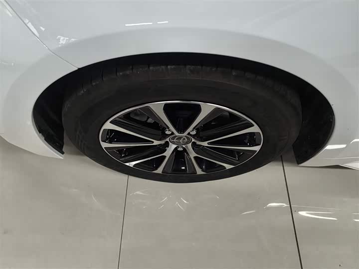 Toyota Levin 2024 2024款 智能电混双擎 1.8L 领先版