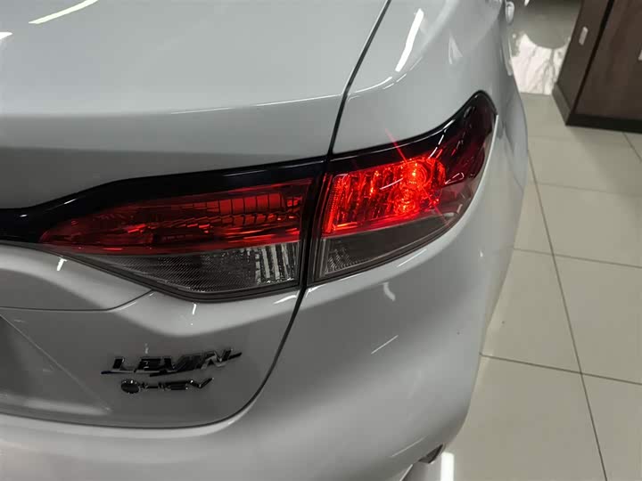 Toyota Levin 2024 2024款 智能电混双擎 1.8L 领先版