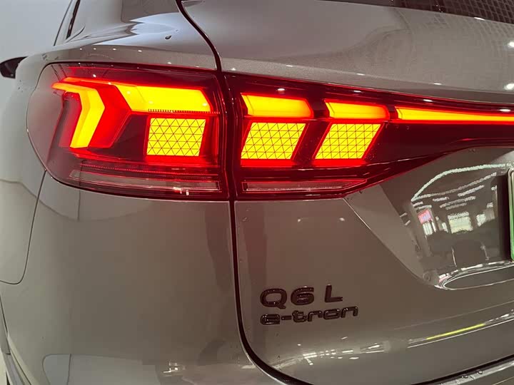Audi Q6L e-tron 2026 2026款 首发领航版