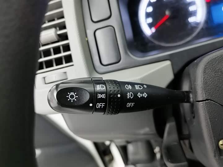 Foton G7 2021 2021款 2.4L汽油商运版短轴平顶2座厢货4K22D4M