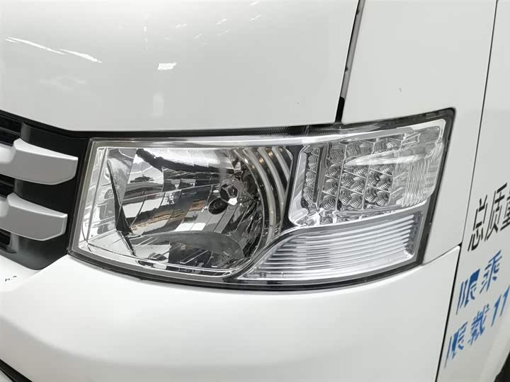 Foton G7 2021 2021款 2.4L汽油商运版短轴平顶2座厢货4K22D4M