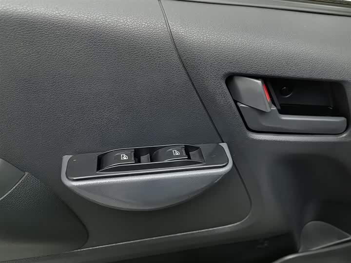 Foton G7 2021 2021款 2.4L汽油商运版短轴平顶2座厢货4K22D4M