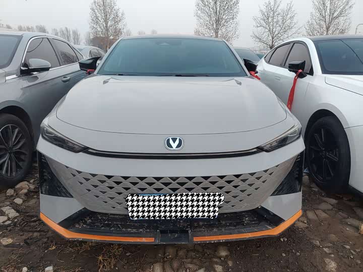 Changan UNI-V 2024 2024款 1.5T 尊贵运动型