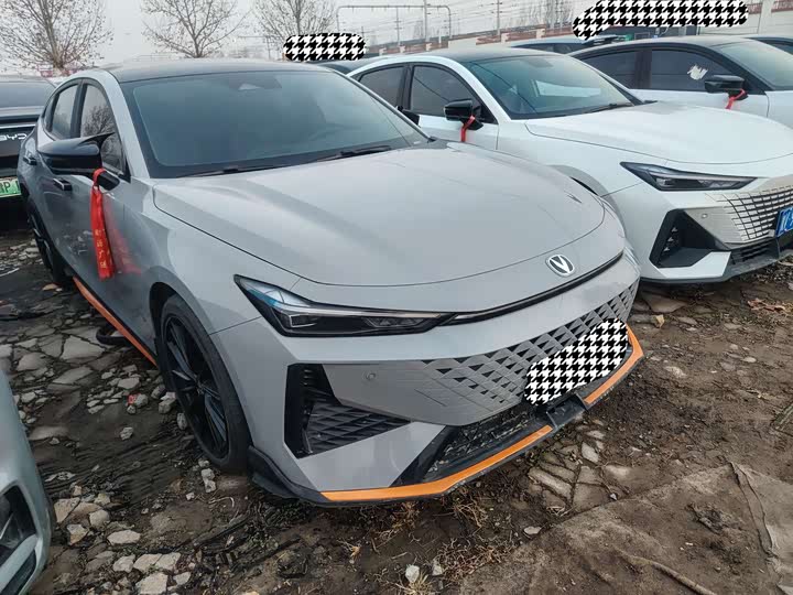 Changan UNI-V 2024 2024款 1.5T 尊贵运动型