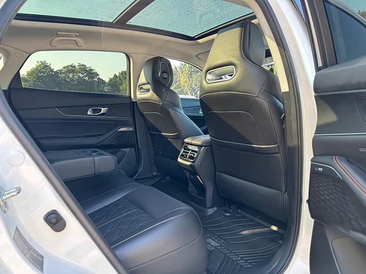 Changan UNI-K Hybrid 2022 2022款 蓝鲸iDD 130km 1.5T 尊贵型