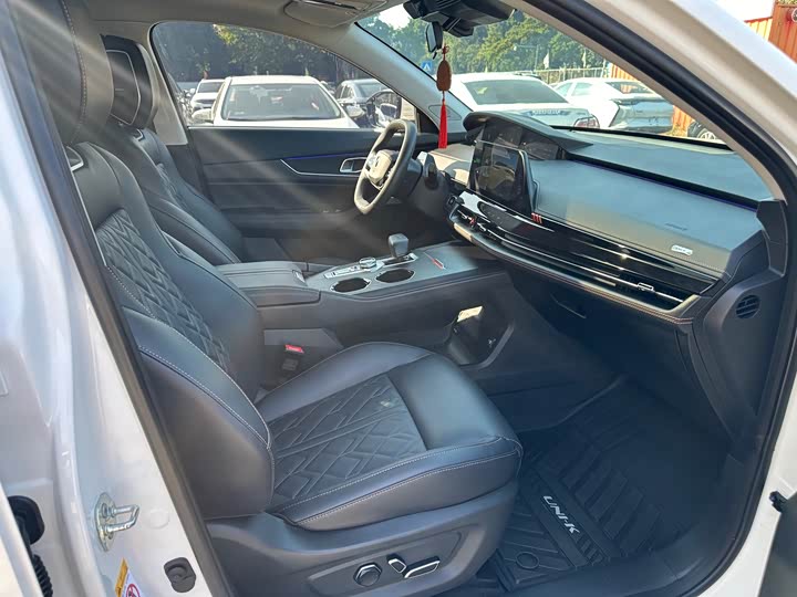 Changan UNI-K Hybrid 2022 2022款 蓝鲸iDD 130km 1.5T 尊贵型