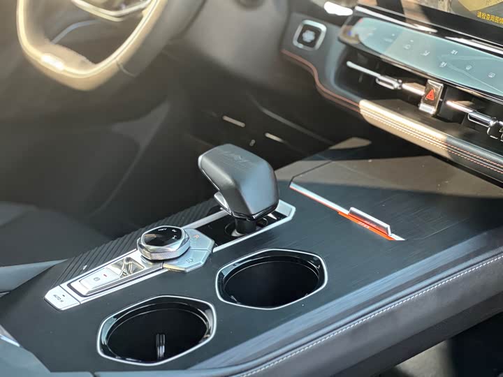 Changan UNI-K Hybrid 2022 2022款 蓝鲸iDD 130km 1.5T 尊贵型