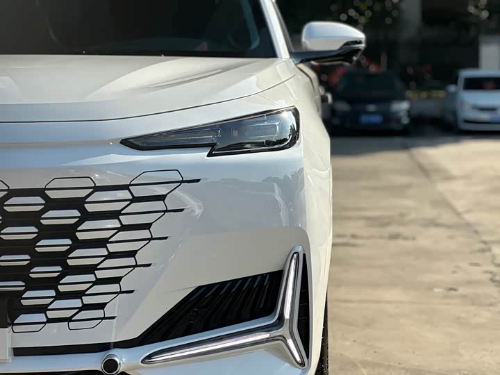 Changan UNI-K Hybrid 2022 2022款 蓝鲸iDD 130km 1.5T 尊贵型