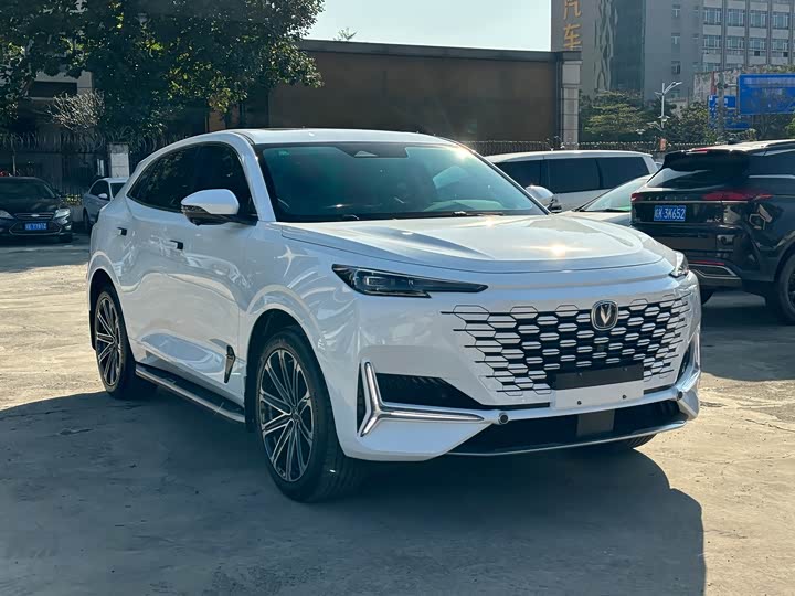 Changan UNI-K Hybrid 2022 2022款 蓝鲸iDD 130km 1.5T 尊贵型