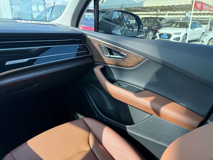 Audi Q7 2024 2024款 55 TFSI quattro S line运动型