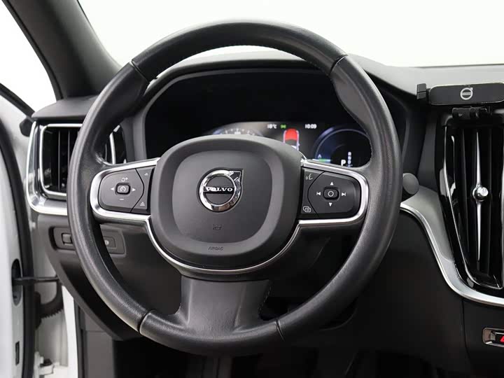 Volvo S60 Hybrid 2022 2022款 T8 E驱混动 四驱智逸豪华版