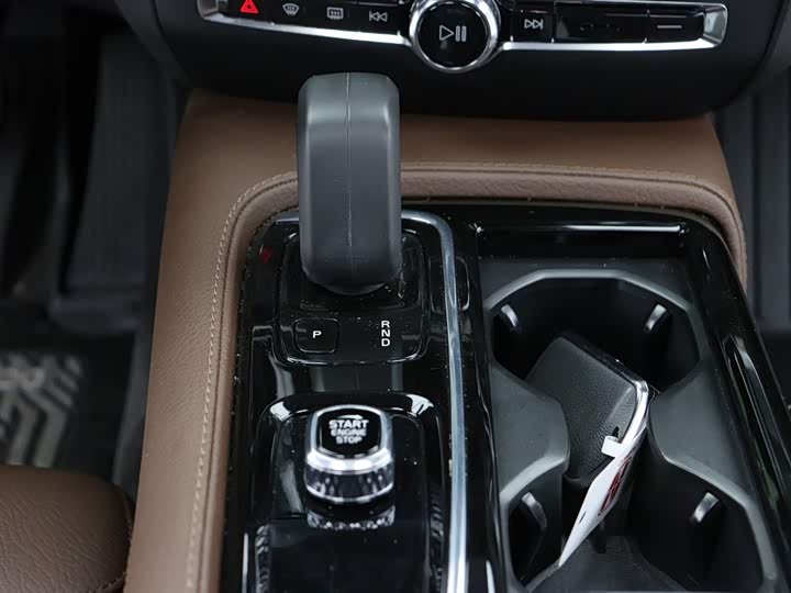 Volvo S60 Hybrid 2022 2022款 T8 E驱混动 四驱智逸豪华版