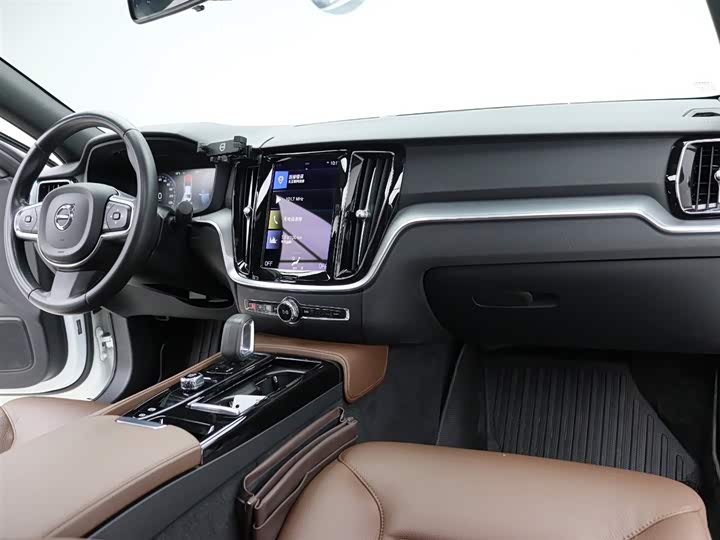 Volvo S60 Hybrid 2022 2022款 T8 E驱混动 四驱智逸豪华版