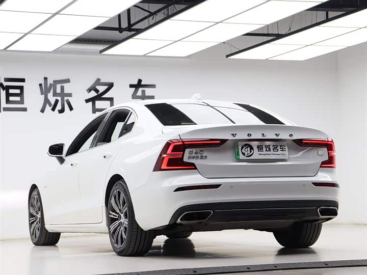 Volvo S60 Hybrid 2022 2022款 T8 E驱混动 四驱智逸豪华版