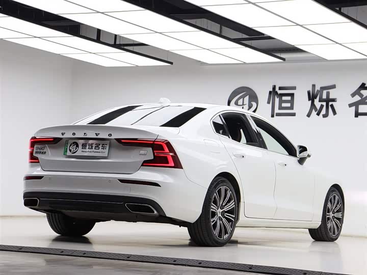 Volvo S60 Hybrid 2022 2022款 T8 E驱混动 四驱智逸豪华版