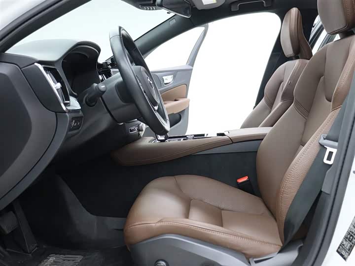 Volvo S60 Hybrid 2022 2022款 T8 E驱混动 四驱智逸豪华版