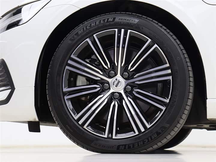 Volvo S60 Hybrid 2022 2022款 T8 E驱混动 四驱智逸豪华版