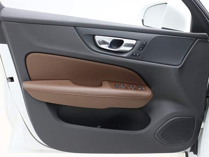 Volvo S60 Hybrid 2022 2022款 T8 E驱混动 四驱智逸豪华版