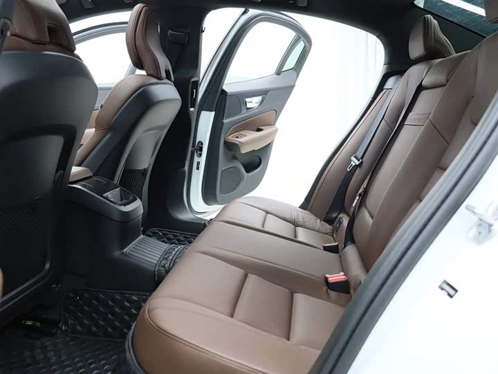 Volvo S60 Hybrid 2022 2022款 T8 E驱混动 四驱智逸豪华版