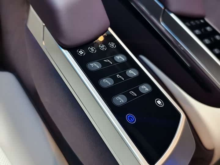 Mercedes-Benz Vito 2024 2024款 2.0T 精英版 7座