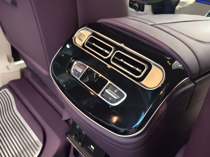 Mercedes-Benz Vito 2024 2024款 2.0T 精英版 7座