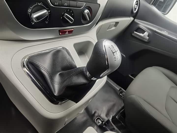 JAC Refine M3 2023 2023款 PLUS 1.5T 5/7座经典版