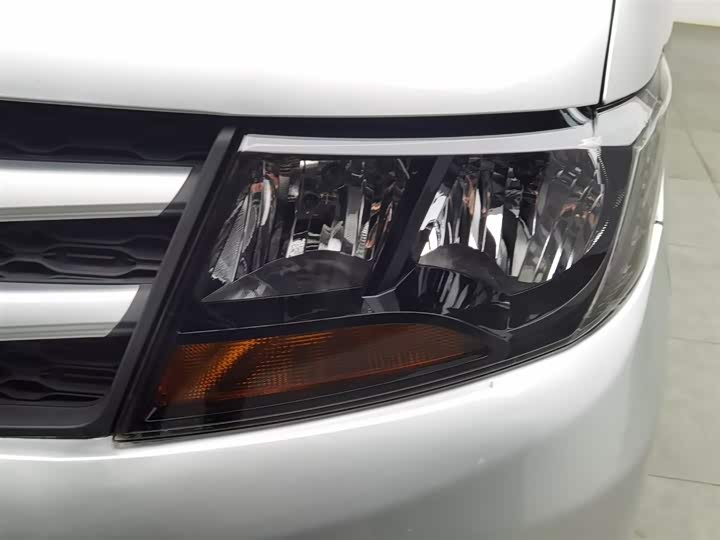 JAC Refine M3 2023 2023款 PLUS 1.5T 5/7座经典版