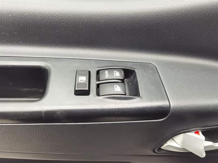 JAC Refine M3 2023 2023款 PLUS 1.5T 5/7座经典版