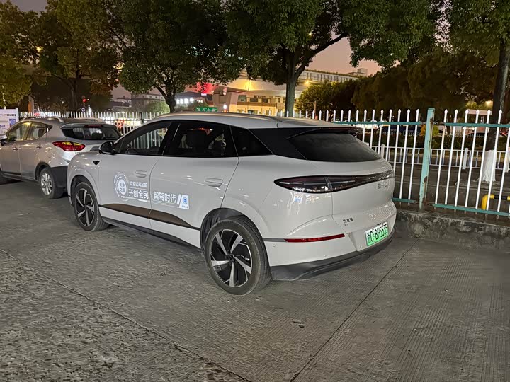 2025 BYD Sea Lion 06 Hybrid/EV