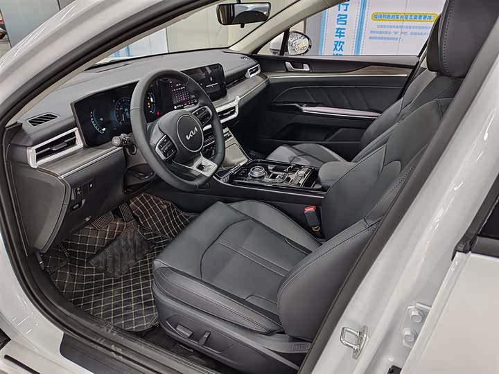 Kia K5 2025 2025款 1.5T 豪华版