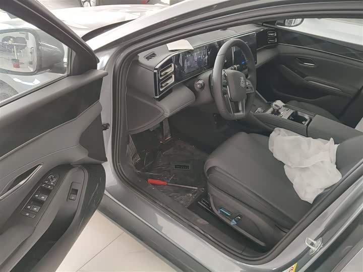 BYD Qin L 2025 2025款 DM-i 智驾版 80KM超越型