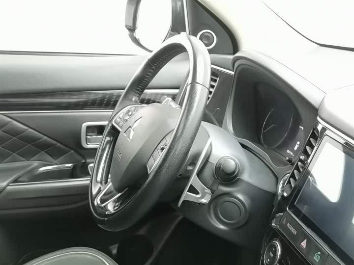 Mitsubishi Outlander 2021 2021款 2.4L 四驱曜动版 5座