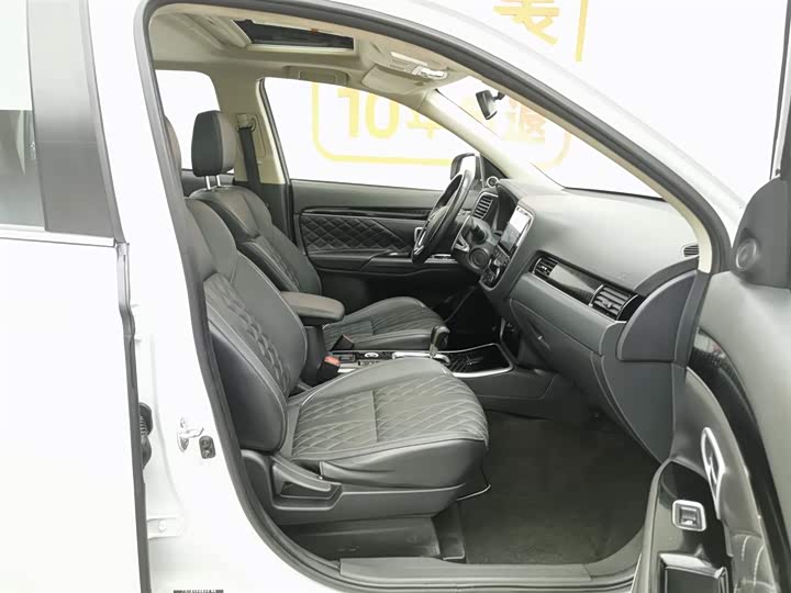 Mitsubishi Outlander 2021 2021款 2.4L 四驱曜动版 5座