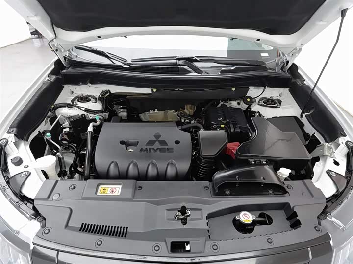 Mitsubishi Outlander 2021 2021款 2.4L 四驱曜动版 5座