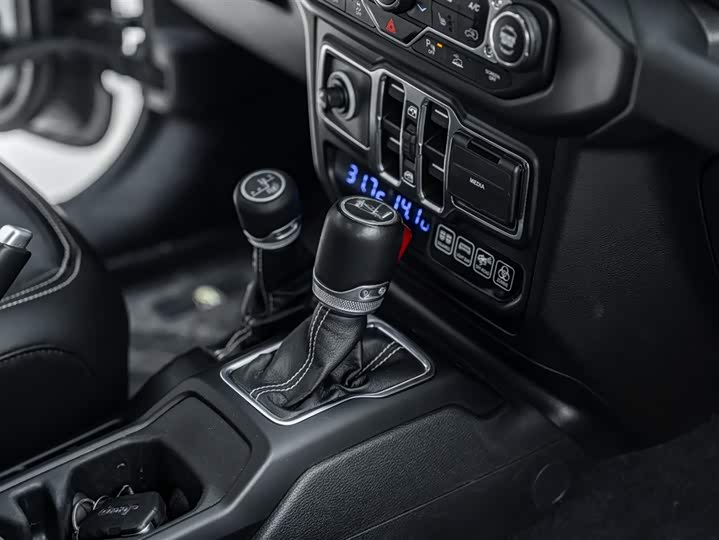 Jeep Gladiator 2022 2022款 3.6L 先行版