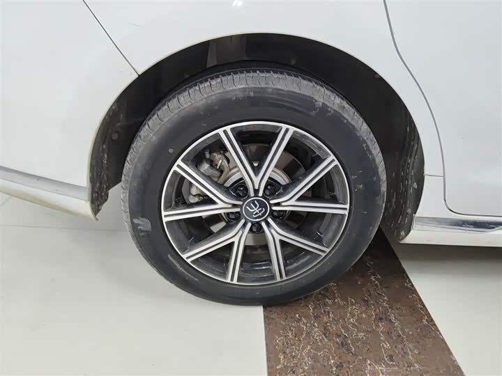 BYD Song Max Hybrid 2022 2022款 DM-i 105KM 行政版