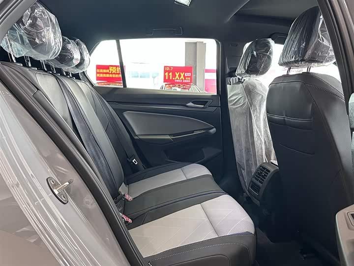 Volkswagen Golf 2025 2025款 300TSI R-Line