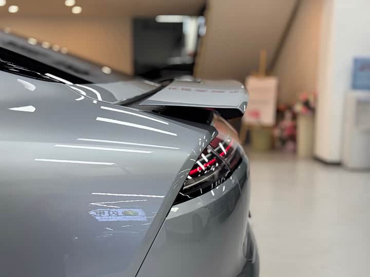 BYD Yangwang U7 2025 2025款 EV 五座豪华版