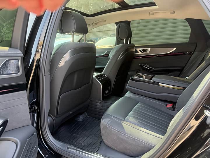 Hongqi H9 2024 2024款 2.0T 旗享 私享风尚版