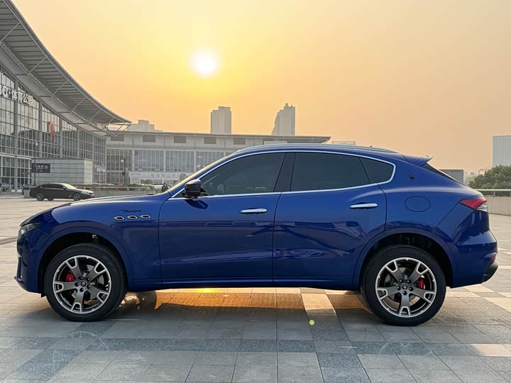 Maserati Levante 2023 2023款 3.0T Modena