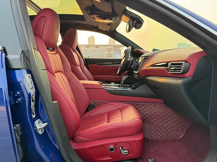 Maserati Levante 2023 2023款 3.0T Modena