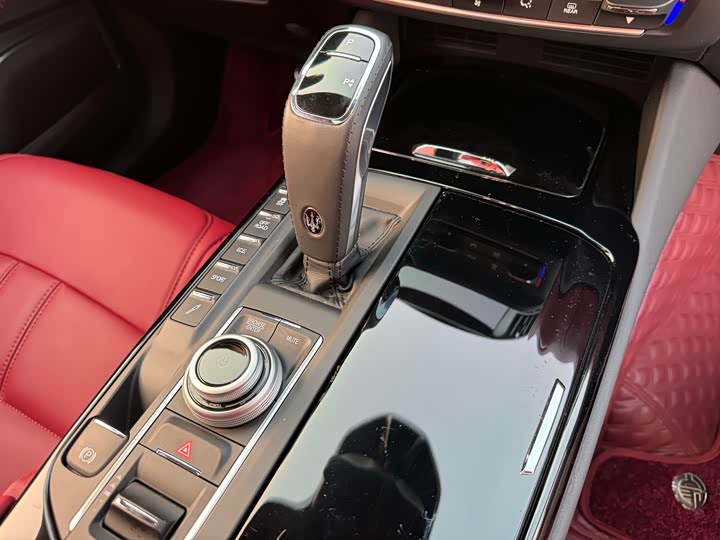 Maserati Levante 2023 2023款 3.0T Modena