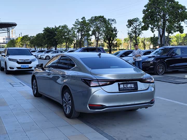 Lexus ES 2025 2025款 200 臻享版