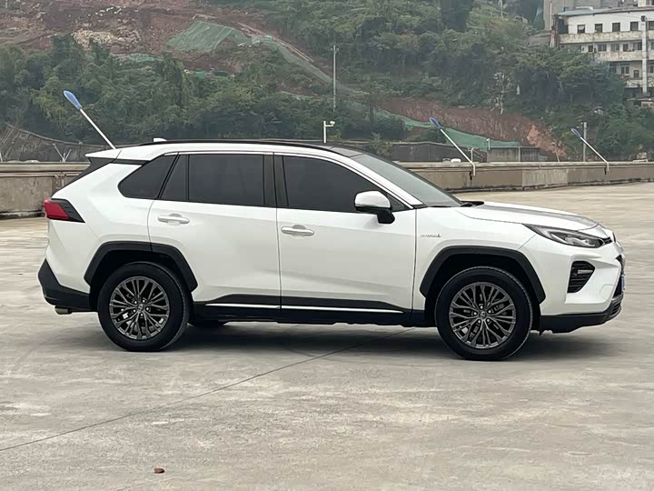 Toyota Wildlander 2024 2024款 双擎 2.5L E-CVT四驱尊贵版