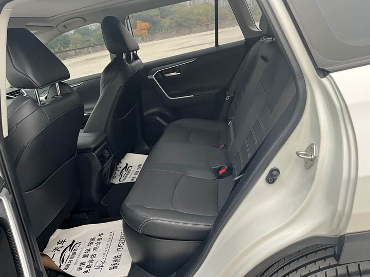 Toyota Wildlander 2024 2024款 双擎 2.5L E-CVT四驱尊贵版