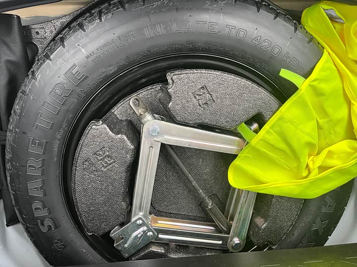 Toyota Wildlander 2024 2024款 双擎 2.5L E-CVT四驱尊贵版