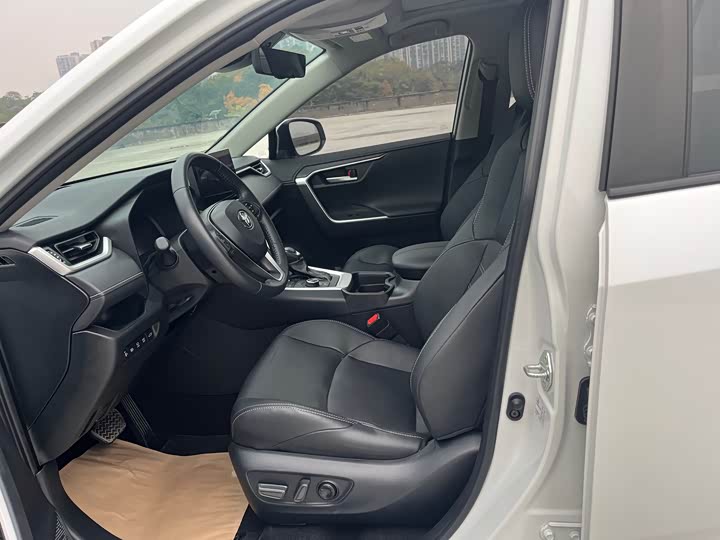 Toyota Wildlander 2024 2024款 双擎 2.5L E-CVT四驱尊贵版